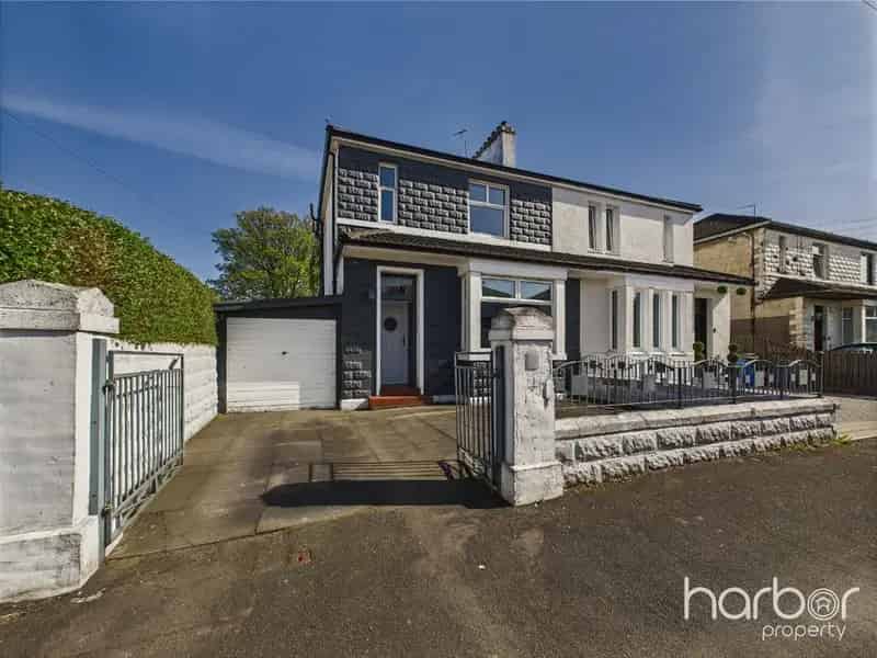 3 Bedroom Semi Detached House for Sale in Tollcross