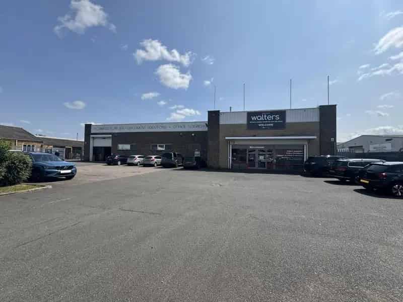 Detached Showroom and Warehouse To Let or For Sale