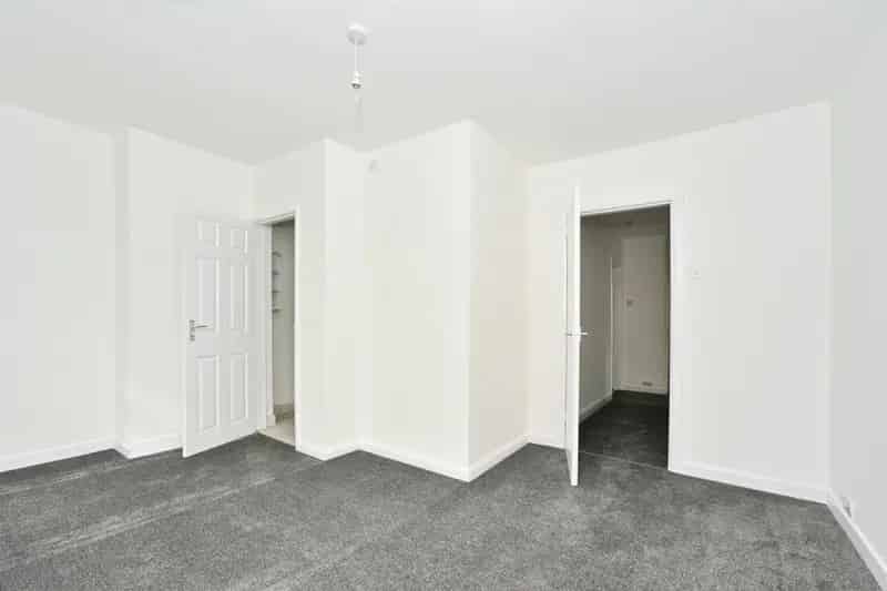 Three Bedroom Semi-Detached House Stratton St Margaret