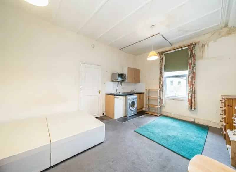 Four Floor Freehold Home Redevelopment Opportunity Near Tooting Bec
