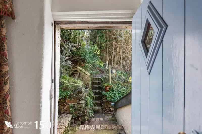 2 Bed Character Cottage for Sale