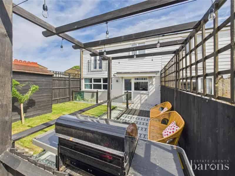 3 Bed End Terrace House for Sale