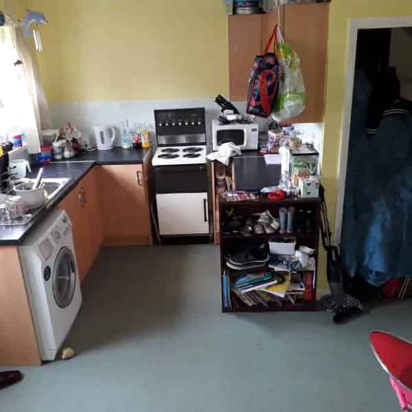 2 Bedroom Mid-Terraced House with Large Garden and Off-Road Parking