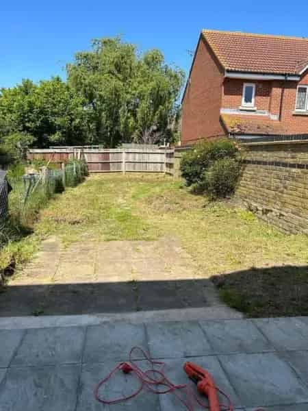 2 Bed House Big Garden Driveway