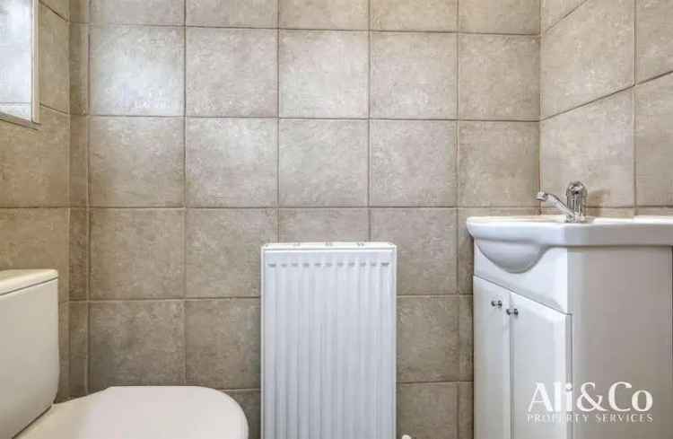 3 Bed House for Sale in North Grays