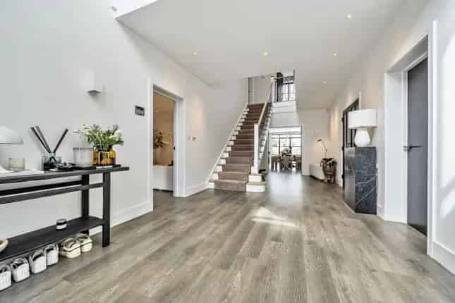 Luxury Detached House for Sale in Cuffley