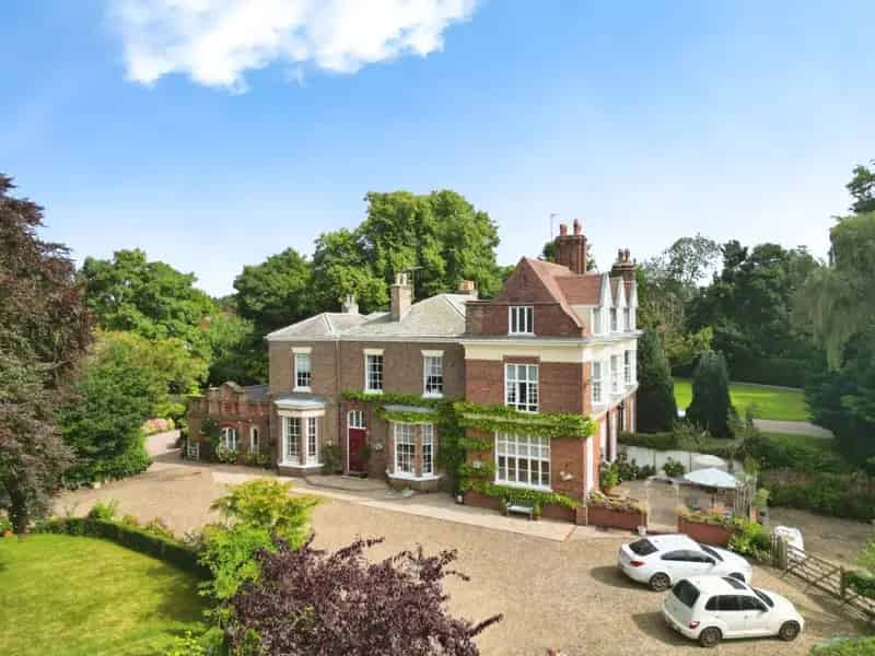 5 Bedroom Semi-Detached House with Annex Driffield