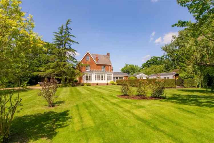 6 Bedroom Detached House with 7.85 Acres