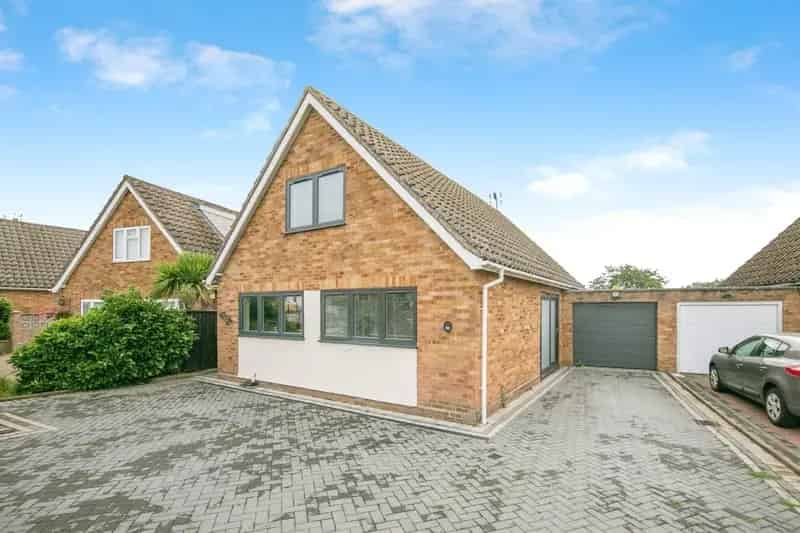 Three Bedroom Chalet Home Broke Hall Development