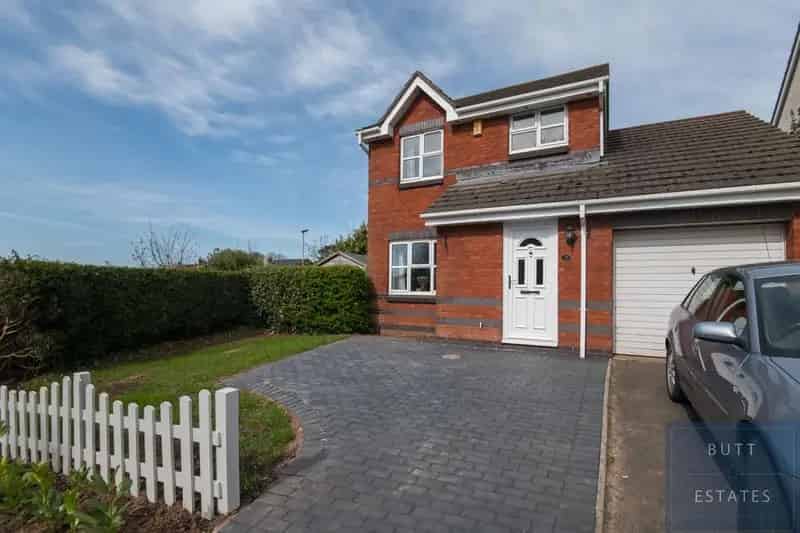 3 Bedroom Detached House For Sale