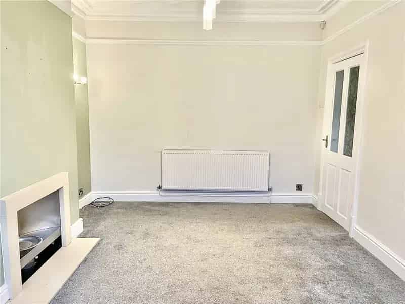Spacious 3-Bedroom House with Two Reception Rooms and Garden