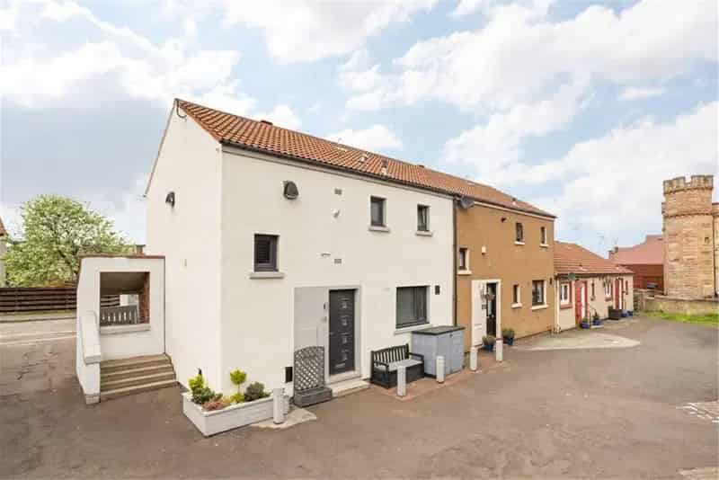 2 Bed House Portobello Beach - End Terrace with Garden