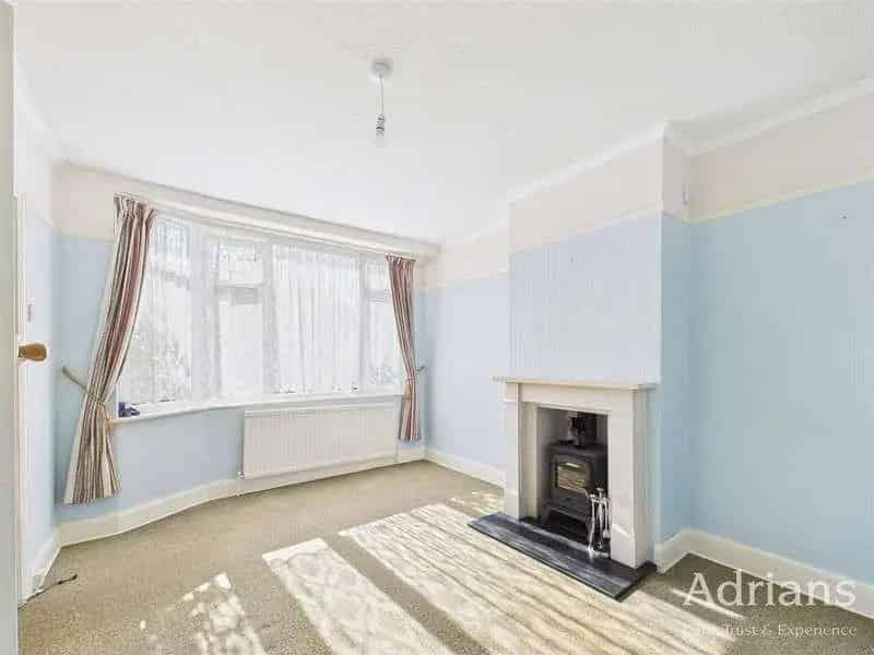 3 Bed Semi-Detached House for Sale