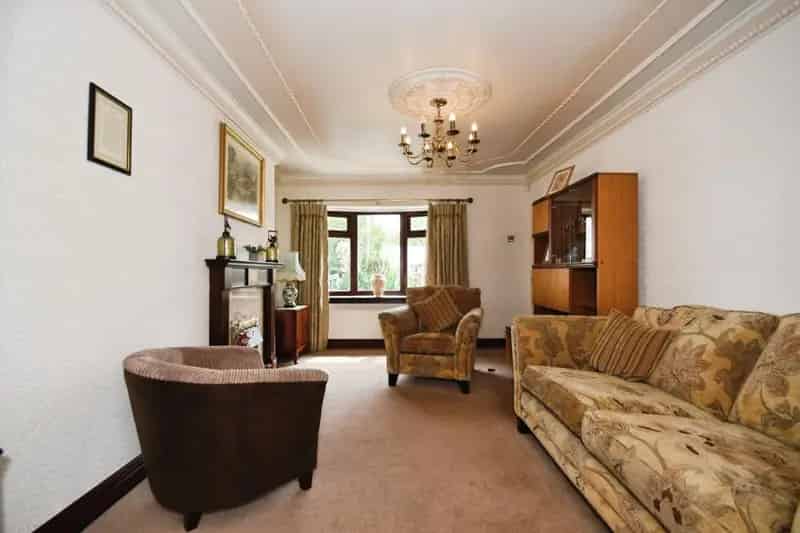 2 Bedroom Bungalow for Sale in Hollingwood