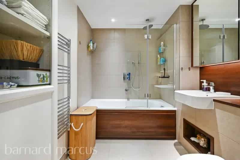 2 Bed 2 Bath Apartment with Private Garden and Secure Parking