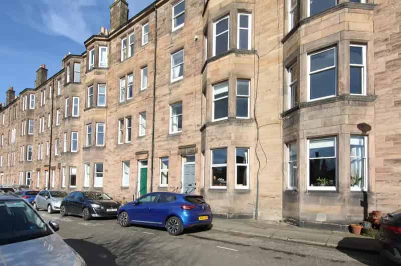 2 Bedroom Flat for Sale in Morningside Edinburgh