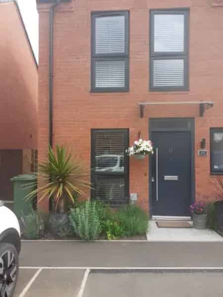 2 Bed New Build Semi Detached House with Driveway