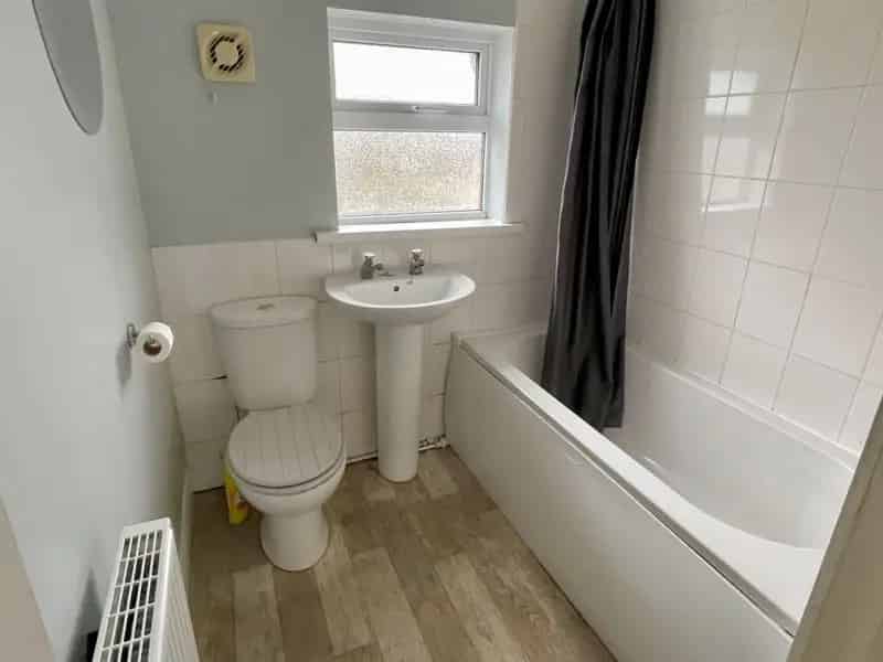 2 Bedroom End Terrace House to Rent