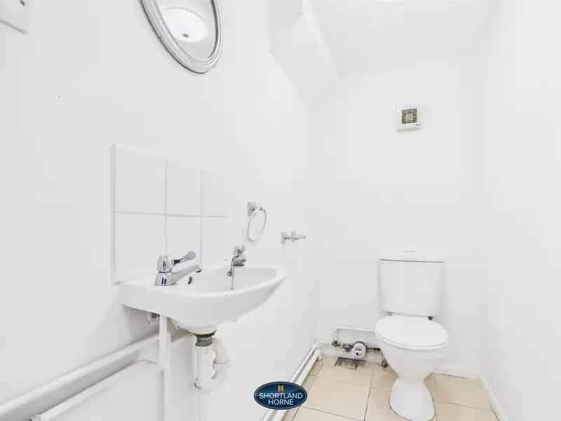 3 Bedroom Detached House to Rent