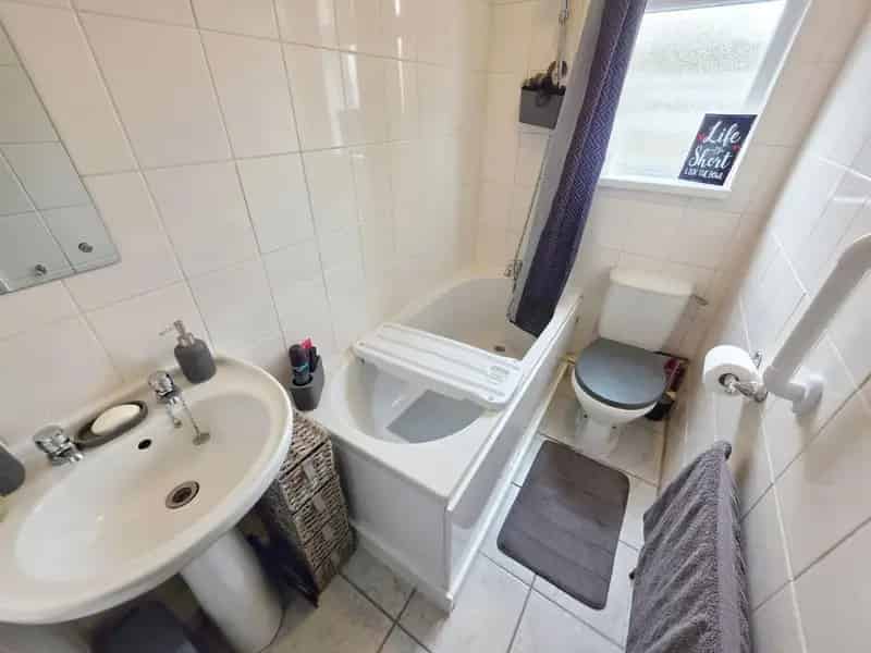 2 Bed Terrace House For Sale Near Barnsley Town Centre