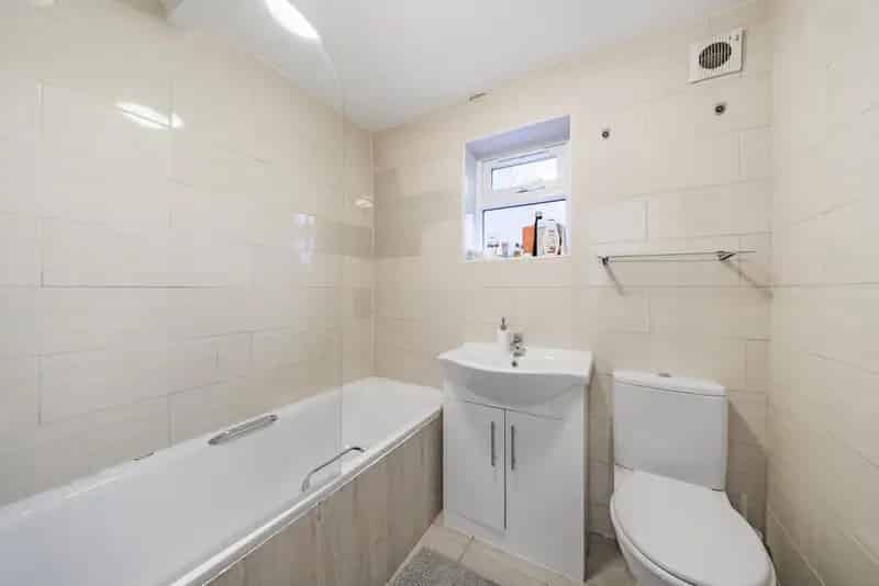 One Bedroom Apartment Near Transport Links