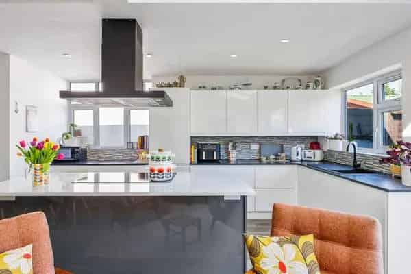 1930s Semi-Detached Family Home with Modern Amenities