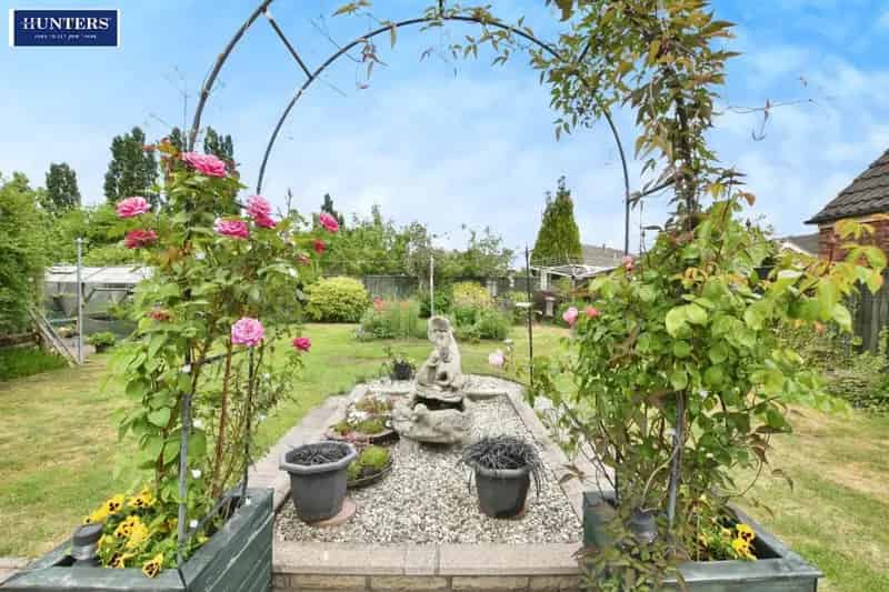 4 bedroom Bungalow
 For Sale