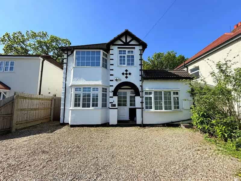 3 Bedroom Detached House for Sale in Shirley