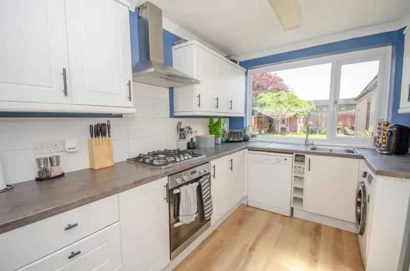 3 Bedroom Semi-Detached House For Sale Downend