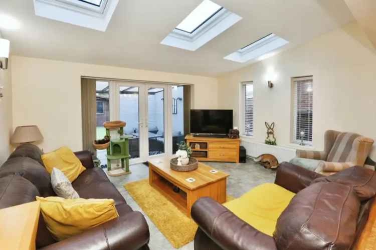 3-Bed Semi-Detached House Fareham Modern Open-Plan Living