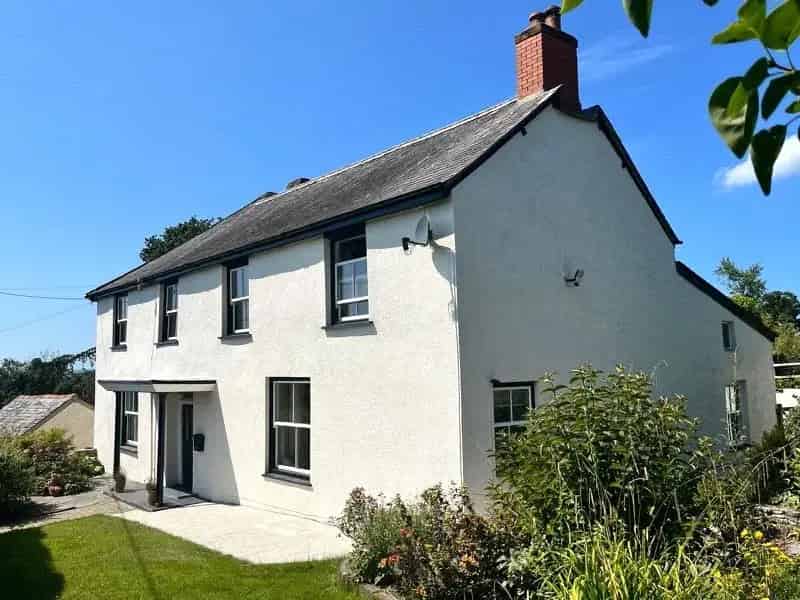 56 Bedroom Detached Georgian Farmhouse with Barn Conversion Planning Permission