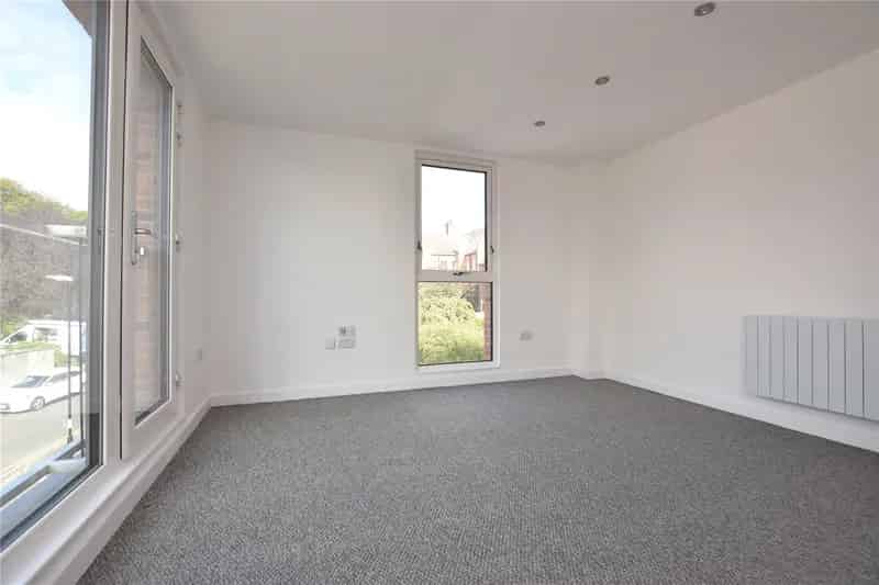 2-Bed Apartment in Chapel Allerton - Modern & Stylish