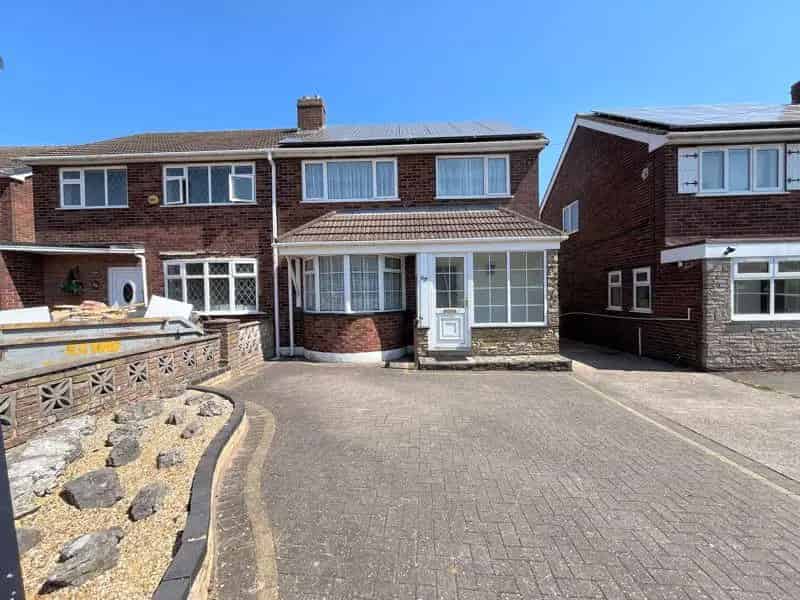 3 Bedroom Semi Detached House For Sale No Onward Chain