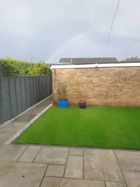3 Bedroom House with Garage and Secure Garden