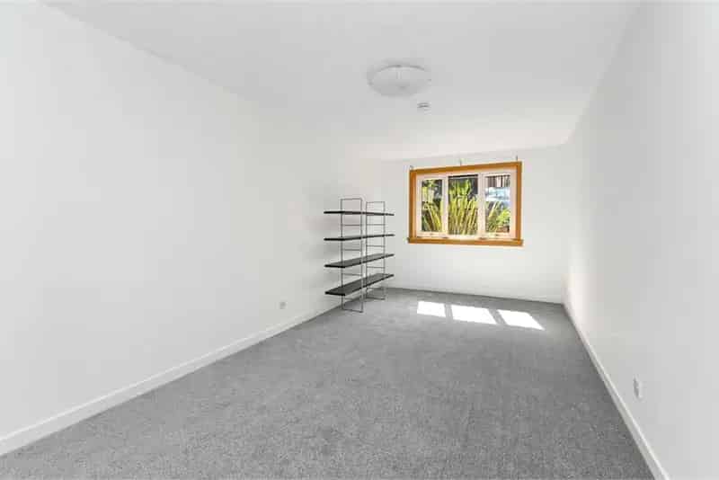 2 Bed Flat Ground Floor Leith Parking First Home Investment