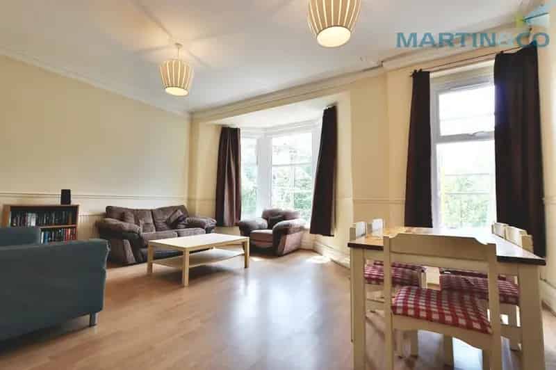4 Bedroom Flat To Rent Available 11082025