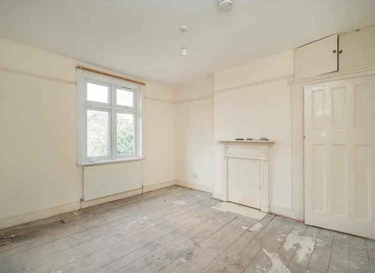 Three Bedroom Semi-Detached House Near West Acton Tube Station