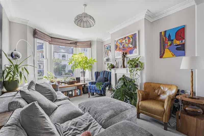 2 Bedroom Victorian Terraced House with Detached Studio