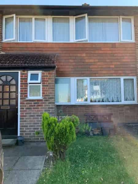 Family Home near Excellent Schools Easy Commute to London
