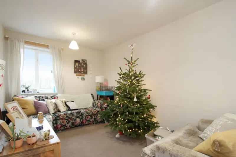 1 Bedroom Flat For Sale 44 Share Deal Parking