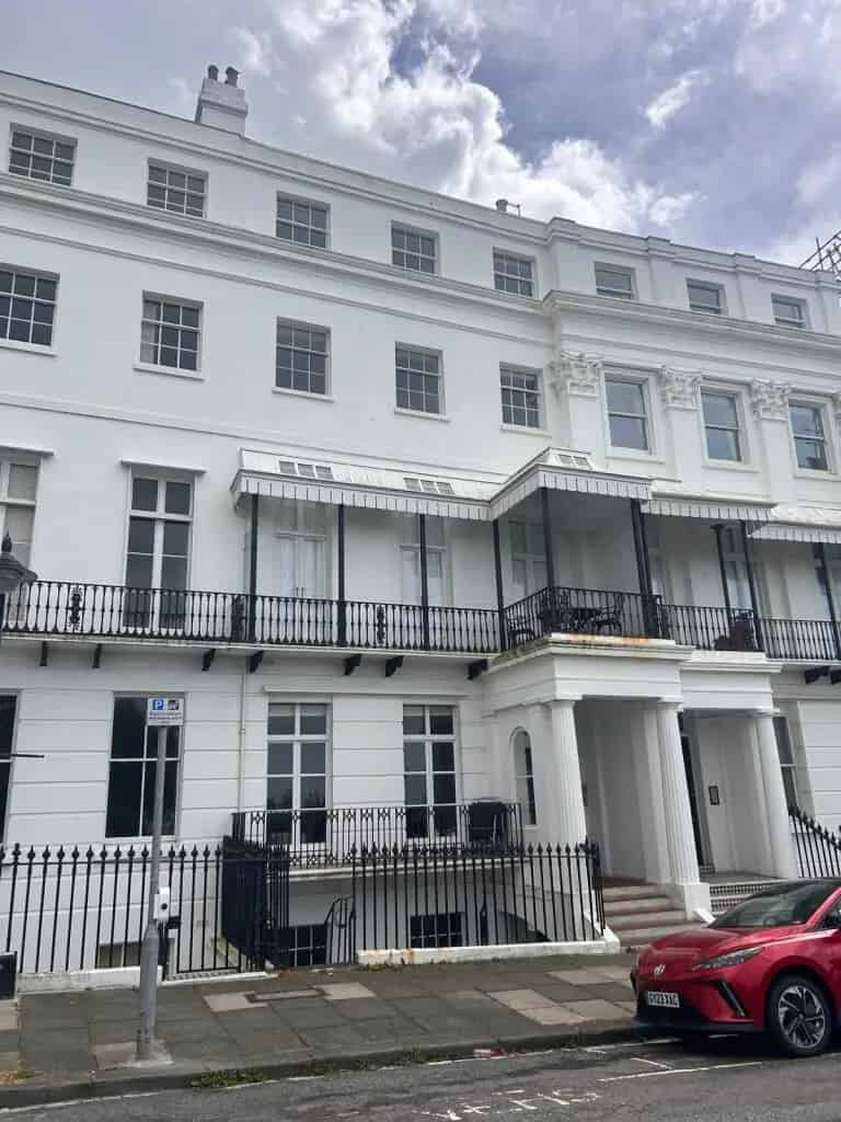 2 Bedroom Apartment in Kemp Town with Sea Views