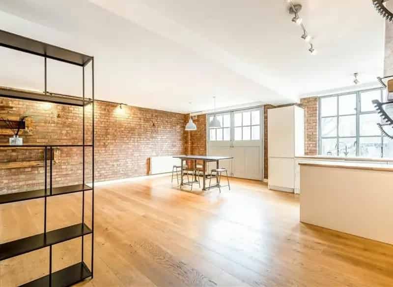 Warehouse Conversion Aldgate 2 Beds 2 Baths