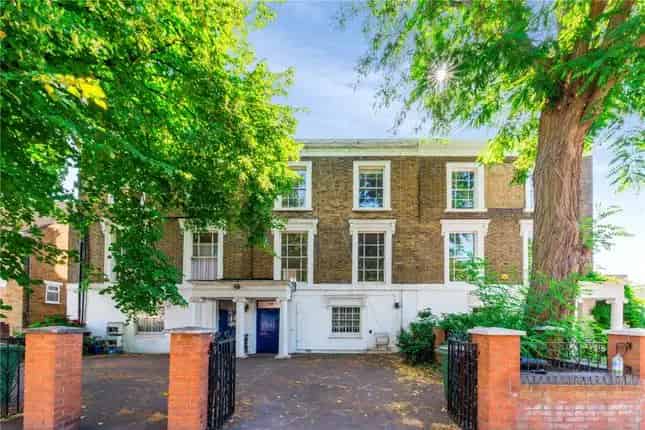 Spacious Victorian Terraced House for Sale in Islington