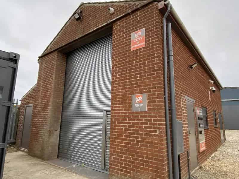 Small Lock Up Workshop For Rent
