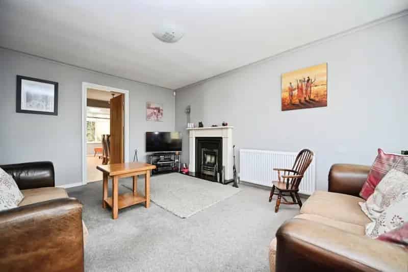 4 Bedroom House for Sale in Greenacre Park Rawdon
