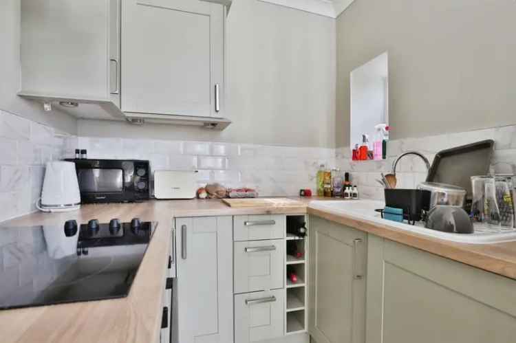 1 Bed Ground Floor Flat Bournemouth Allocated Parking No Onward Chain