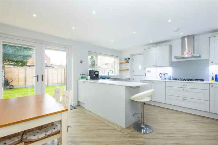 3 Bedroom Semi Detached House to Rent