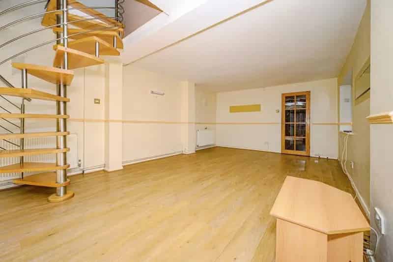 2 Bedroom End Terrace House for Sale
