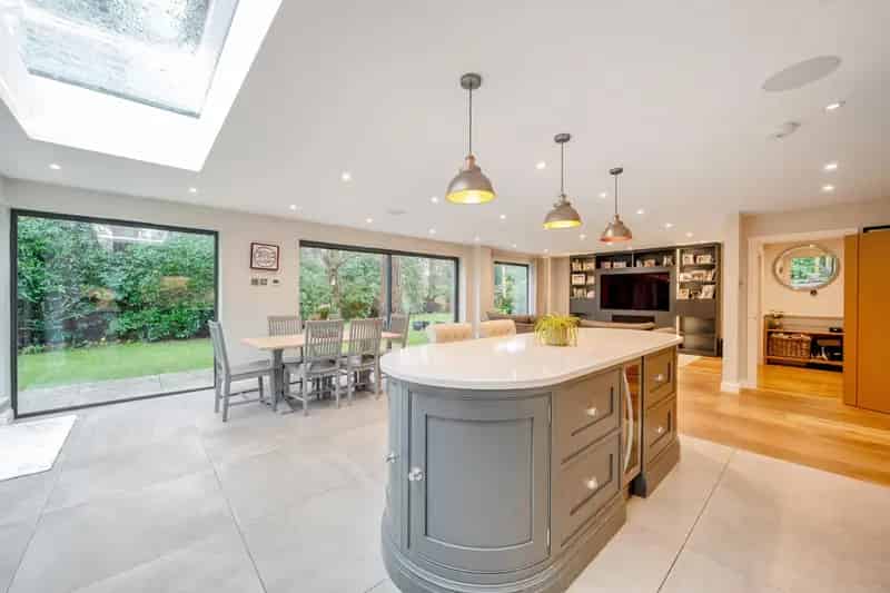 5 Bedroom Family Home Kingswood Warren Estate