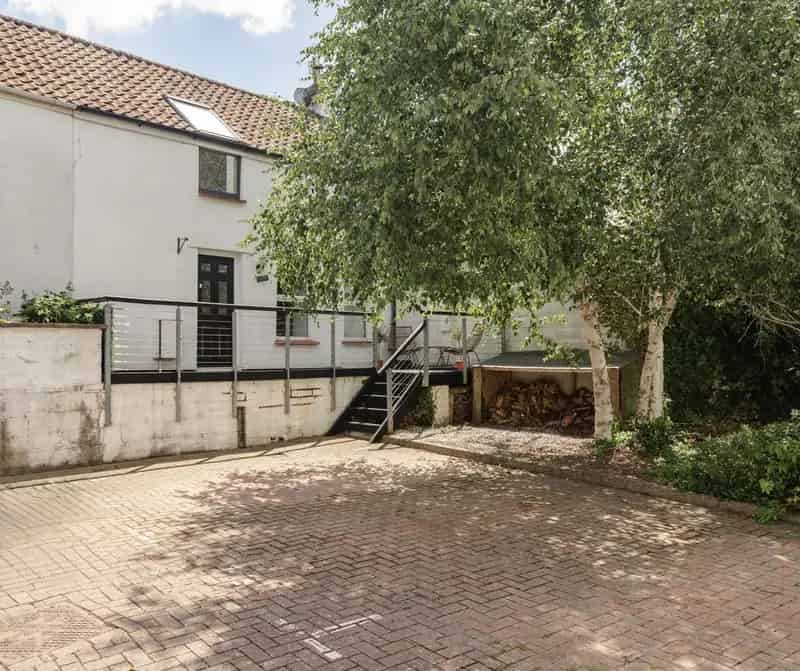 1 Bedroom Cottage for Sale in BS16 Fishponds